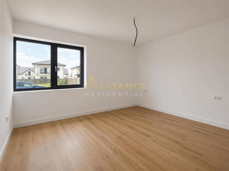 Casa parter- 4 camere- 600m de autobuz- 2km de metrou-pod-beci