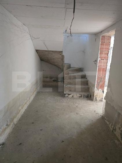 Casa de vanzare cu 8 camere+3 camere beci, 360mp, zona RAR (VETIS)