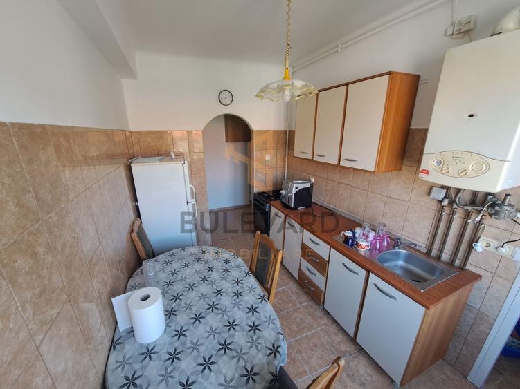 Apartament 2 camere, zona centrala, inceputul strazii Horea