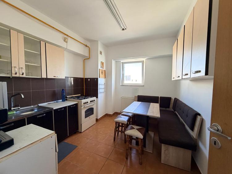 Apartament cu 2 camere decomandat, situat în zona Nicolina – CUG