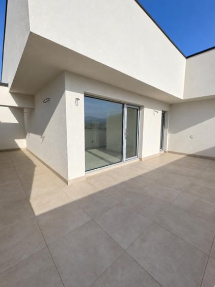 Duplex cu terasa de 73 mp | Vedere la piscina | Metrou Berceni 10 minute |
