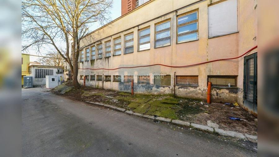 De vanzare Hotel, nefunctional, 70 camere + teren 3590 mp, Dej┃ - 17