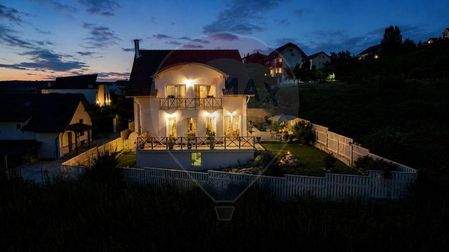 Vilă unicat în Borhanci – atmosferă de vacanță, apartament independent