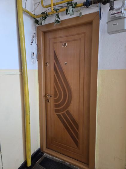 Apartament 4 camere etaj 2 zona centrului vechi Casa de Cultura Adjud