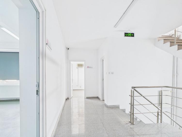 Clădire de 560 mp utili ~20 încăperi | Configurație medicală