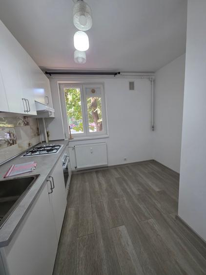 Apartament cu 3 camere de inchiriat in zona Piata Resita