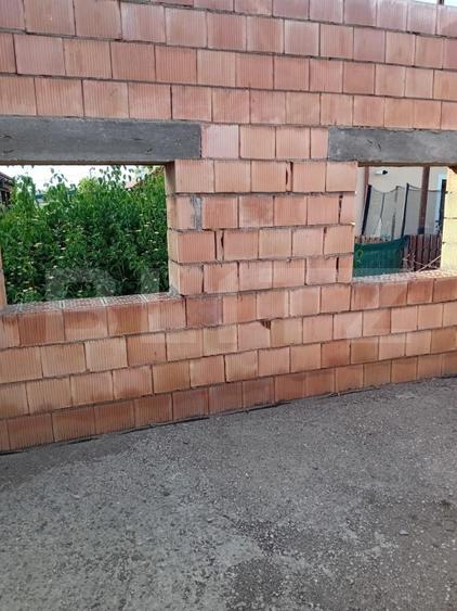Teren cu casa in constructie,600 mp,Sangeorgiu de Mures