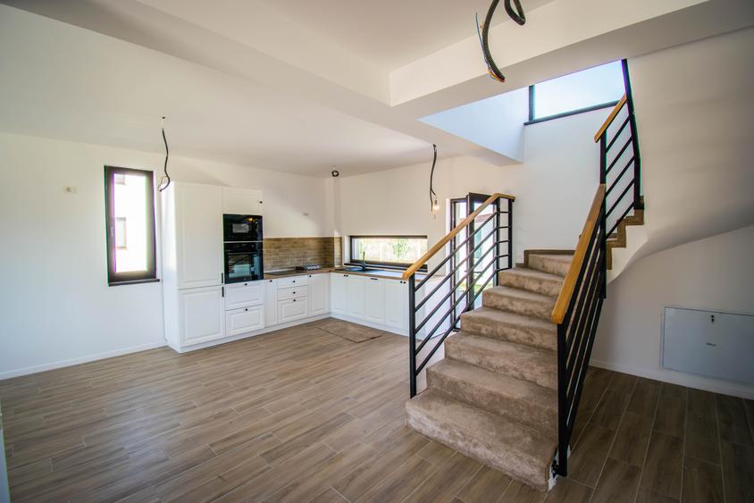 Vila  in promotie, panouri, pompa de caldura, intretinere - 500ron/luna