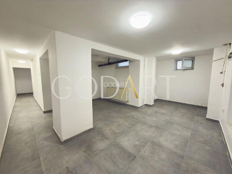 Vila spatioasa | Complet renovată | Central