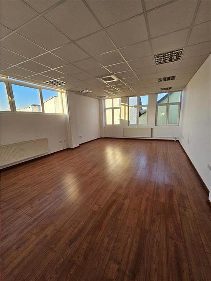 Cladire Birouri - 900 mp - Piata Cibin - Clinica Medicala - IT - Servicii