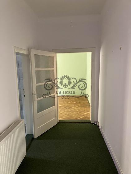 Apartement în casă, cu 3 camere de închiriat pentru birouri
