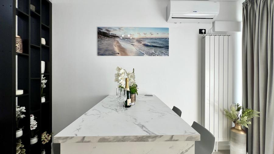 Alezzi Odyssey Apartament cu 2 camere amenajat elegant - acces la piscine