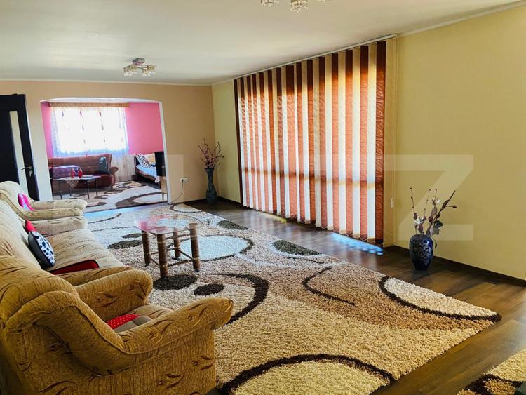 Vila Mitocu Dragomirnei, 286 mp utili, 6 camere, 25 ari teren