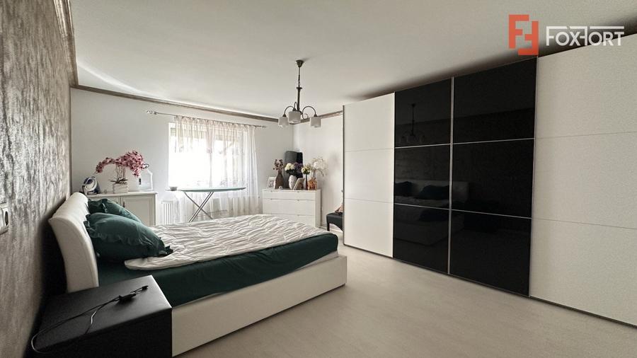 Casa individuala 8 camere, 400 mp, in Mosnita Noua vatra satului