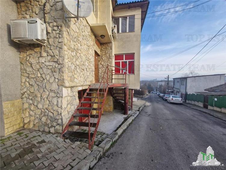 Vila unica de vanzare cu destinatie de locuinta si spatii comerciale, Medgidia,