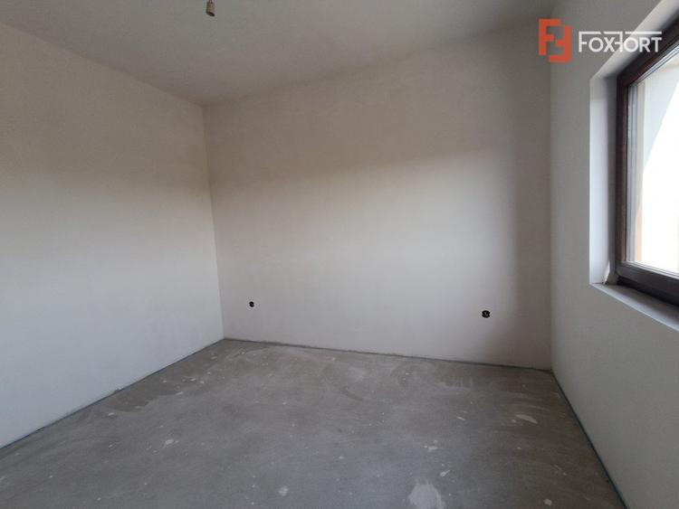 Triplex 5 camere, 2 bai, 114 mp utili, zona Plopi Timisoara - V8613