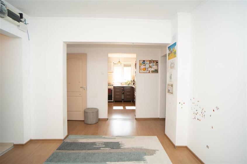 Apartament AN cu 4 camere Bld Dacia