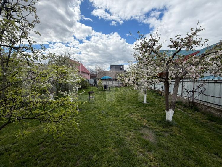 Casa de vanzare in Burdujeni, 1400 mp teren