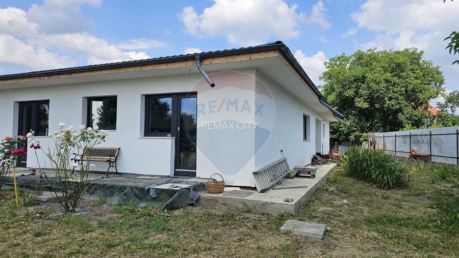 Casă / Vilă cu 5 camere de vânzare - 53