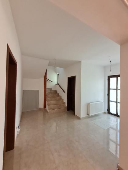 Vila Individuala 5 camere, 4 bai, teren 500 mp! LA CHEIE