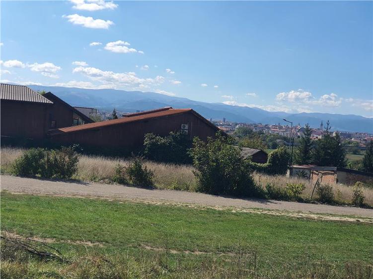 Parcela de teren 1840 mp cu front dublu - str.Viilor -Gusterita