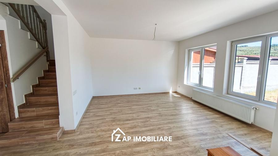 Casă - Strada Budiului - 100 mp Utili - Teren 300 mp - 4 Camere