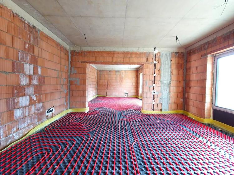 Cladire ideala pentru birouri, clinica, gradinita, 338mp, 6 parcari