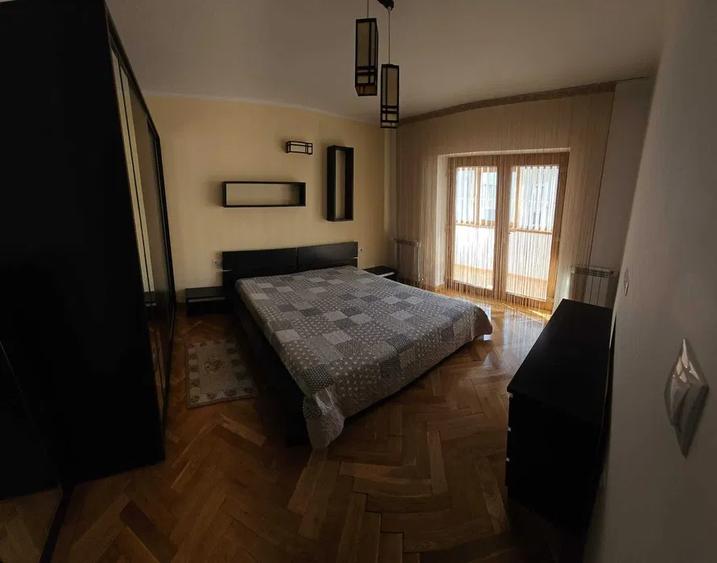 Apartament 3 camere in bloc vila zona Warthe