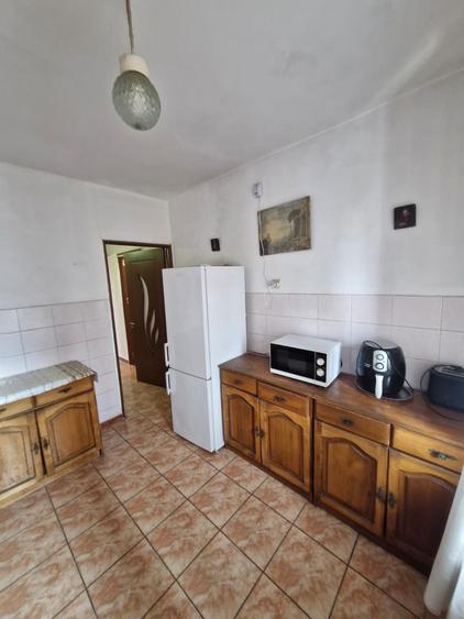 Ap 3 camere zona Vitan Dristor. 2 bai. Decomandat. Locatie exacta pe Map