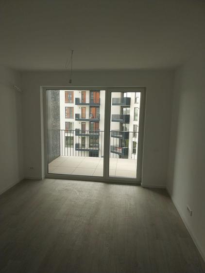 2 camere la 500m de statia de metrou