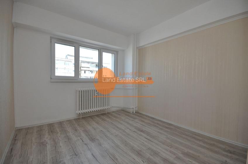 Apartament cu 3 camere in zona Pacii-Apusului