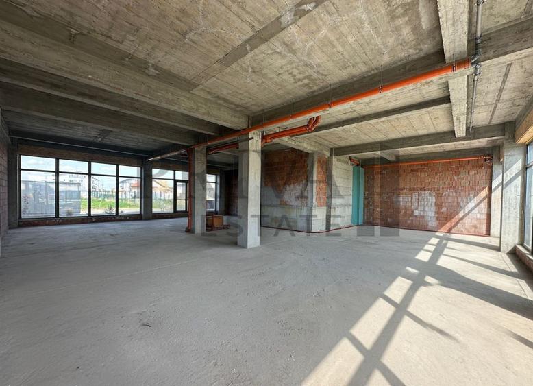 Spatiu comercial, 210 mp, locuri de parcare, Giroc