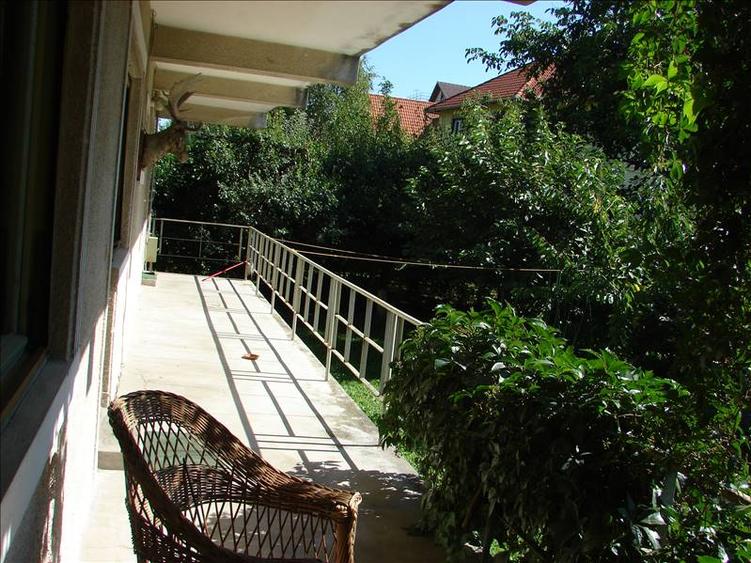 Apartament 3 Camere+ TEREN la Vilă – Vedere Unică la Parcul Sub Arini