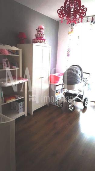 Apartament 3 camere de vanzare in Floresti