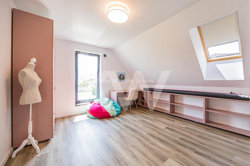 Vânzare casă cu 5 camere, 3 băi, mobilată și utilată - Cristian - 19