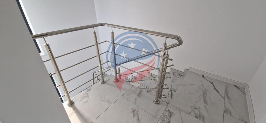 Casă modernă de lux – 4 camere, teren 373 mp, curte amenajată