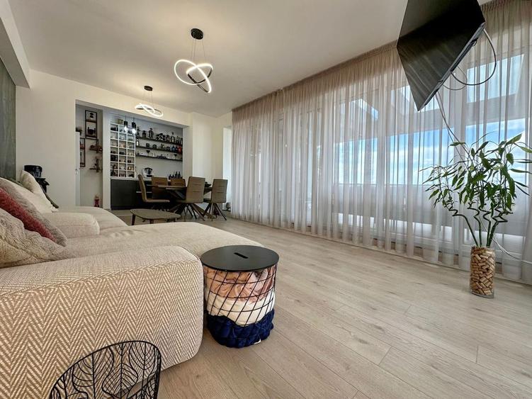 Apartament Premium cu 3 Camere – Vedere Panoramică către munți și oraș