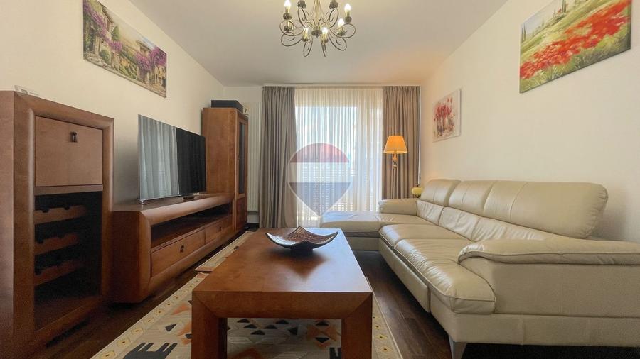 Apartament cu 3 camere de închiriat în zona Tractorul