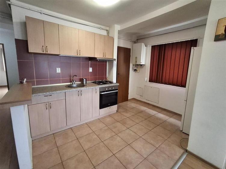 Apartament 3 camere 2 bai parcare zona Strand
