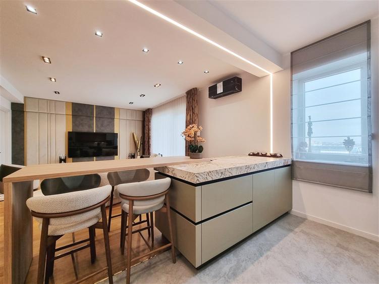 Designer Duplex - Penthouse for Rent | Weekly Housekeeping | Parking