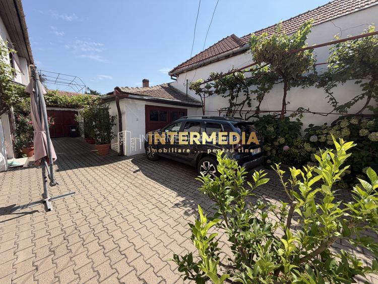 Sebeș Centru – Casă cu suflet 7 Camere 700 mp Teren 2 Garaje Curte Gradină - 16