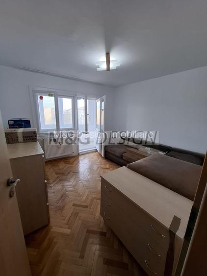 Aradului, 3 camere decomandat, 2 bai