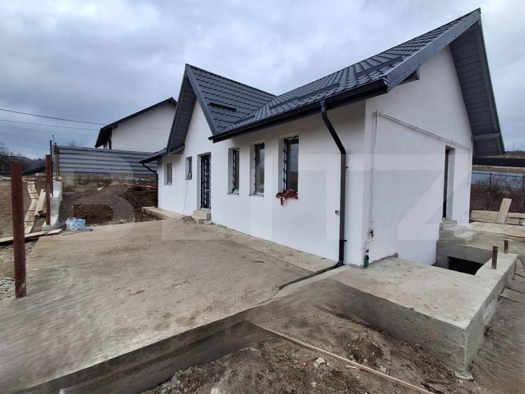 Casa 3 camere, 86mp, 310 mp teren, cu terasa si beci, Visani
