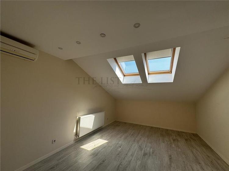 De Vanzare Vila Duplex | Oxford Gardens