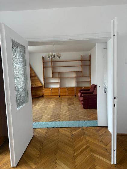 Apartament 4 camere – Strada Lungă | Curte, garaj, pivniță | Zonă centrală