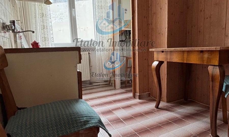 Apartament 2 camere decomandat, zona centrala Muzeu, Piatra Neamt
