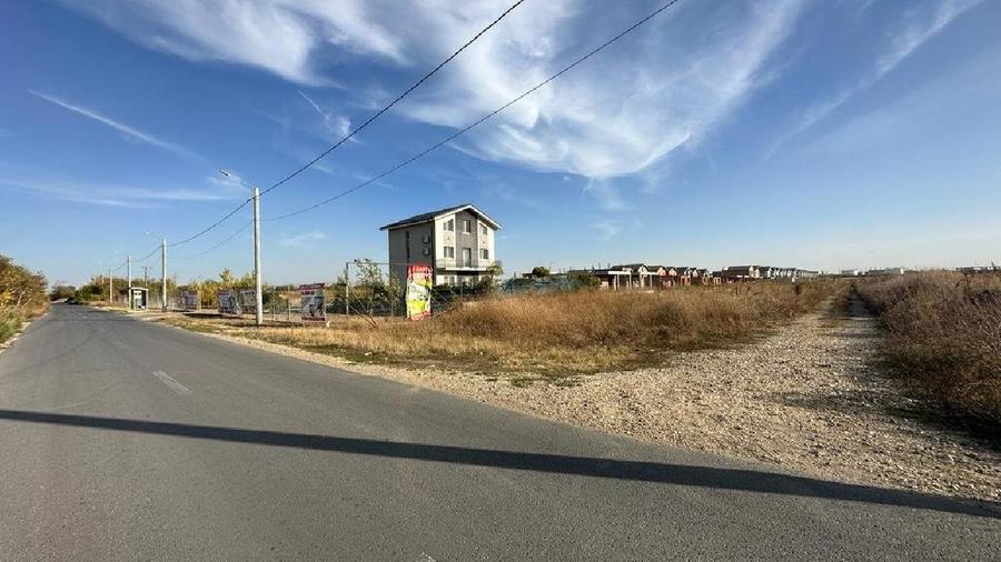 OTOPENI - Teren intravilan - 11,036 mp - front 15,2 ml