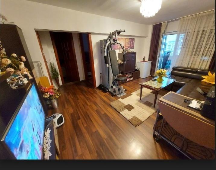 Apartament 3 camere, etaj 7, panoramic, boxă, zona Sebastian
