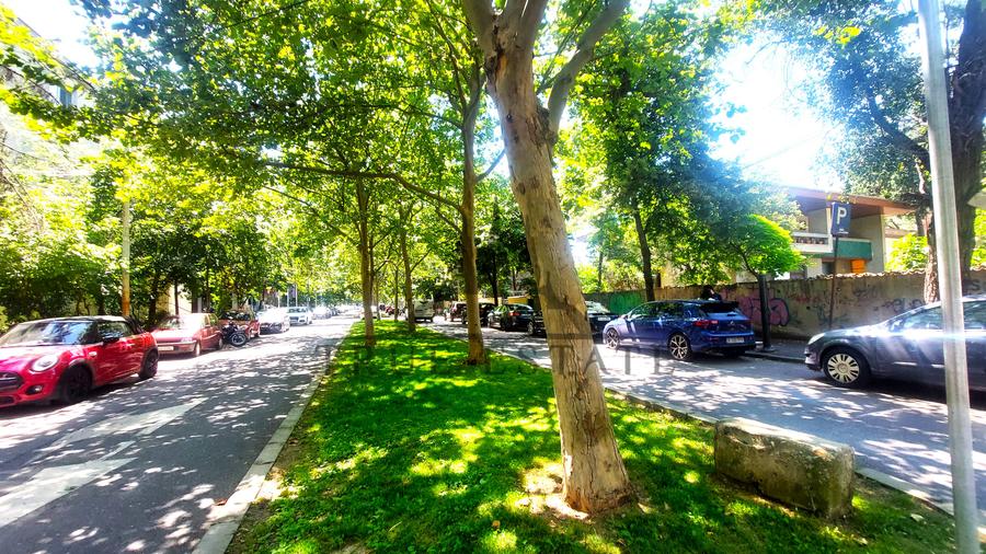 Vanzare apartament cu 4 camere si garaj, unic in Primaverii