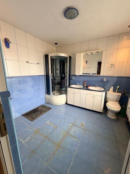 Casa individuala, 546 mp, 8 camere, 2 garaje, 905 mp teren, Feleacu